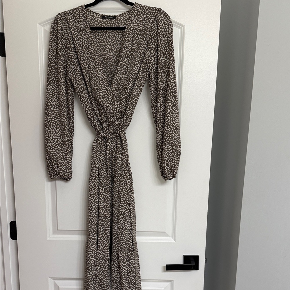 Elegant Brown and White Patterned Dress